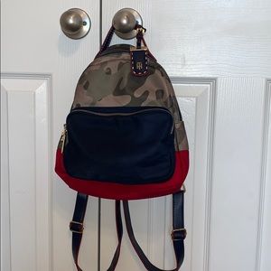 The cutest mini mom backpack purse Tommy Hilfiger